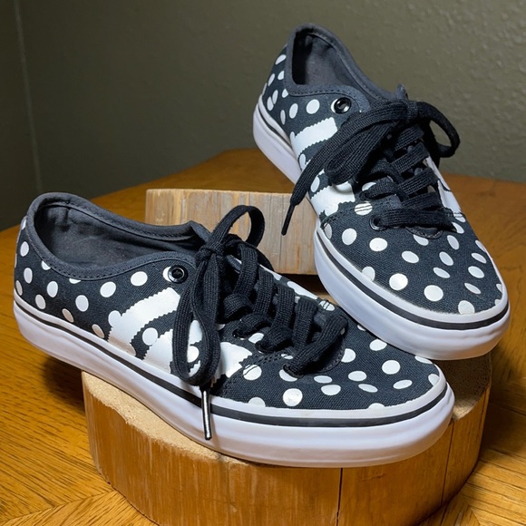 adidas Shoes - 🎉HP🎉HTF ADIDAS Gazelle Black & White Polka Dot Sneakers